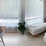 Harriet Hotel 2*