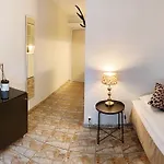 Hotel Harriet